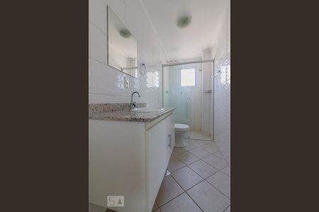 Banheiro de apartamento para alugar com 3 quartos, 90m² em Vila Pinheirinho, Santo André