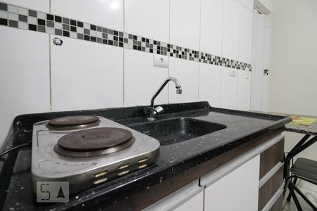 Cozinha de kitnet/studio para alugar com 1 quarto, 18m² em Vila São Luís(zona Oeste), São Paulo