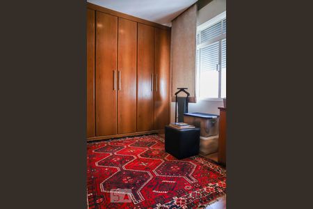 Apartamento à venda com 300m², 4 quartos e 2 vagas Apartamento à venda com 300m², 4 quartos e 2 vagasCloset