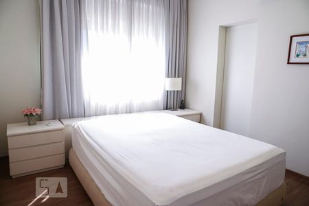 Apartamento à venda com 300m², 4 quartos e 2 vagas Apartamento à venda com 300m², 4 quartos e 2 vagasQuarto 1