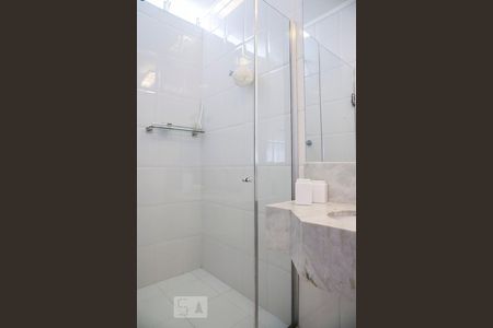 Apartamento à venda com 300m², 4 quartos e 2 vagas Apartamento à venda com 300m², 4 quartos e 2 vagasBanheiro 1