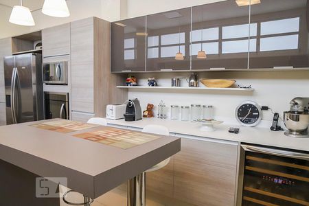 Apartamento à venda com 300m², 4 quartos e 2 vagas Apartamento à venda com 300m², 4 quartos e 2 vagasCozinha