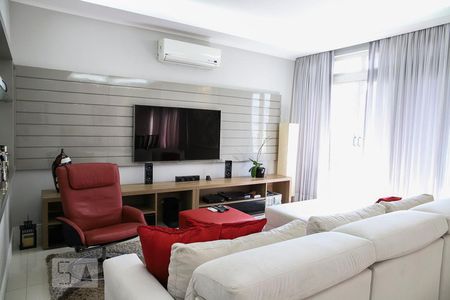 Apartamento à venda com 300m², 4 quartos e 2 vagas Apartamento à venda com 300m², 4 quartos e 2 vagasSala de tv
