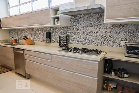 Apartamento à venda com 300m², 4 quartos e 2 vagas Apartamento à venda com 300m², 4 quartos e 2 vagasCozinha