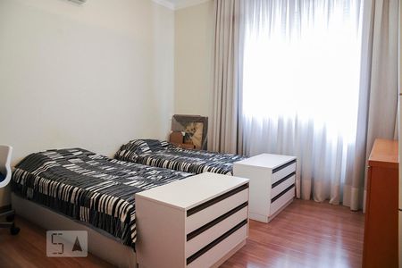 Apartamento à venda com 300m², 4 quartos e 2 vagas Apartamento à venda com 300m², 4 quartos e 2 vagasQuarto 2