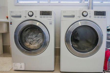 Apartamento à venda com 300m², 4 quartos e 2 vagas Apartamento à venda com 300m², 4 quartos e 2 vagasÁrea de serviço