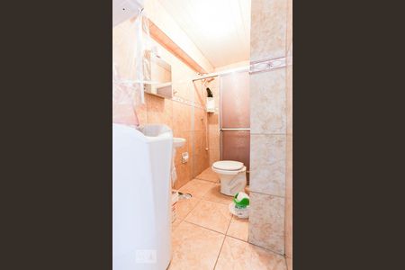 Banheiro de apartamento à venda com 2 quartos, 56m² em Centro Histórico, Porto Alegre