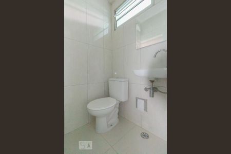 Casa para alugar com 100m², 3 quartos e 1 vagaBanheiro de serviço
