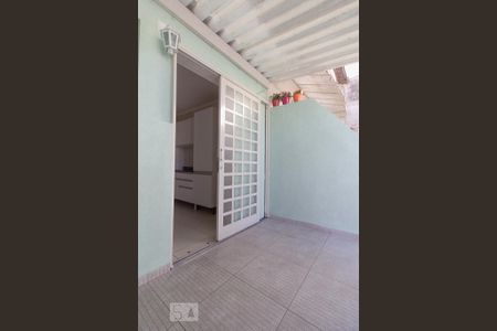 Casa para alugar com 100m², 3 quartos e 1 vagaÁrea de serviço