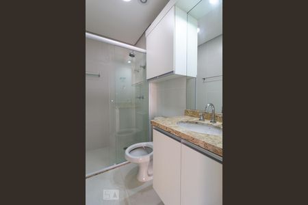 Banheiro de apartamento para alugar com 2 quartos, 65m² em Campo Belo, São Paulo