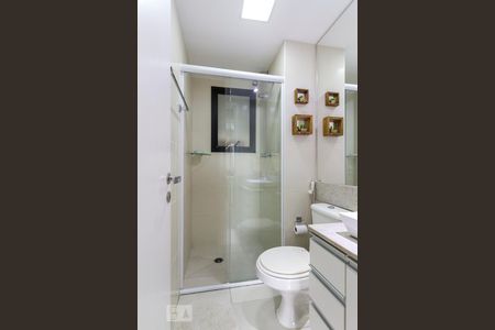 Apartamento à venda com 83m², 3 quartos e 2 vagasBox do Banheiro Social 