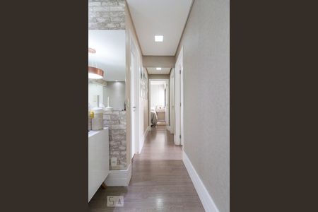 Apartamento à venda com 83m², 3 quartos e 2 vagasCorredor dos Quartos e Banheiros 