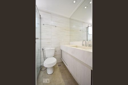 Apartamento à venda com 138m², 3 quartos e 2 vagas Apartamento à venda com 138m², 3 quartos e 2 vagasBanheiro da Suíte 1