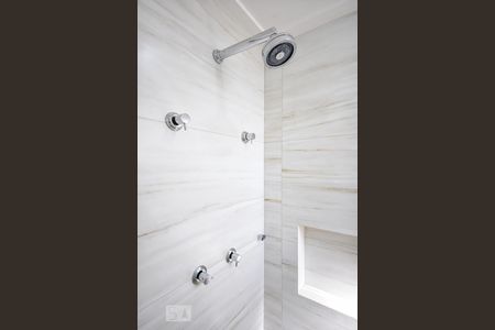 Apartamento à venda com 138m², 3 quartos e 2 vagas Apartamento à venda com 138m², 3 quartos e 2 vagasBanheiro da Suíte 1