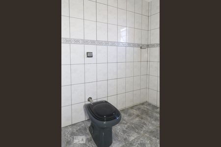 Banheiro de casa à venda com 1 quarto, 70m² em Vila Sabrina, São Paulo