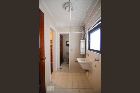 Apartamento à venda com 110m², 3 quartos e 2 vagas Apartamento à venda com 110m², 3 quartos e 2 vagasÁrea de Serviço