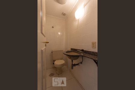 Lavabo de apartamento para alugar com 3 quartos, 128m² em Jardim Londrina, São Paulo