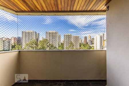 Sala _ Varanda de apartamento à venda com 3 quartos, 128m² em Jardim Londrina, São Paulo