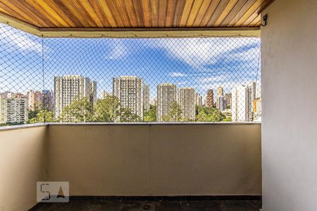 Sala _ Varanda de apartamento para alugar com 3 quartos, 128m² em Jardim Londrina, São Paulo