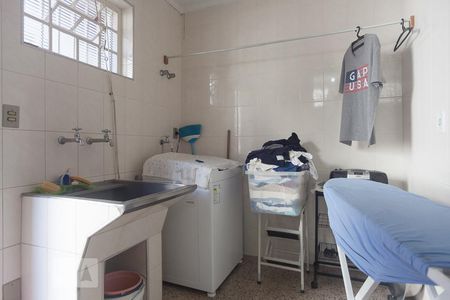 Casa à venda com 350m², 3 quartos e 8 vagasLavanderia