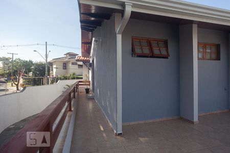 Casa à venda com 350m², 3 quartos e 8 vagasVaranda 