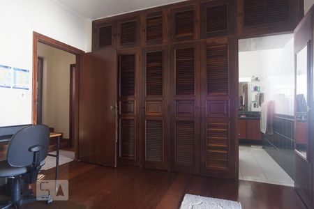 Casa à venda com 350m², 3 quartos e 8 vagasSuíte 3
