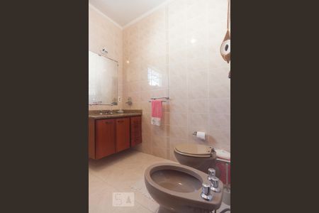 Casa à venda com 350m², 3 quartos e 8 vagasBanheiro 