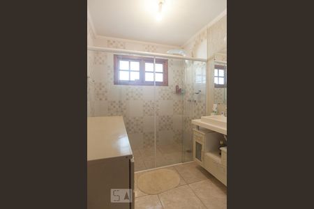 Casa à venda com 350m², 3 quartos e 8 vagasBanheiro da suíte 2