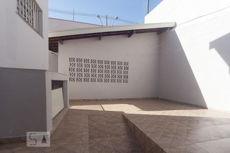 Casa à venda com 350m², 3 quartos e 8 vagasQuintal