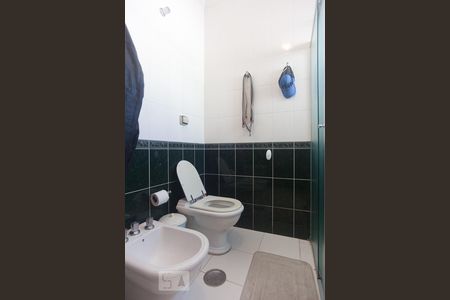 Casa à venda com 350m², 3 quartos e 8 vagasBanheiro da suíte 3