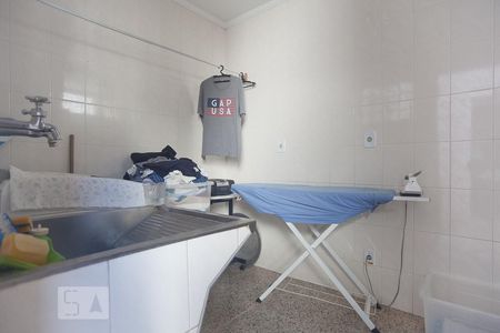 Casa à venda com 350m², 3 quartos e 8 vagasLavanderia