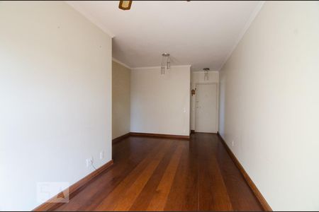 Sala de apartamento para alugar com 3 quartos, 80m² em Vila Satúrnia, Campinas