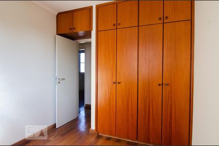 Quarto 1 de apartamento para alugar com 3 quartos, 80m² em Vila Satúrnia, Campinas