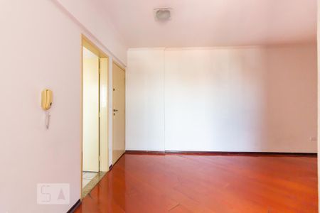 Sala de apartamento para alugar com 3 quartos, 75m² em Bela Vista, Osasco