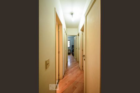 Corredor de apartamento para alugar com 3 quartos, 98m² em Vila Andrade, São Paulo