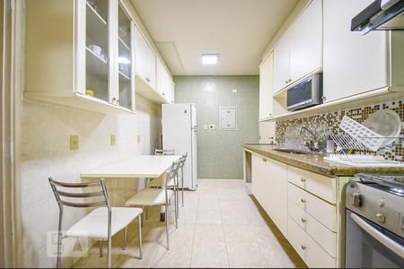 Apartamento para alugar com 98m², 3 quartos e 2 vagas Apartamento para alugar com 98m², 3 quartos e 2 vagasCozinha