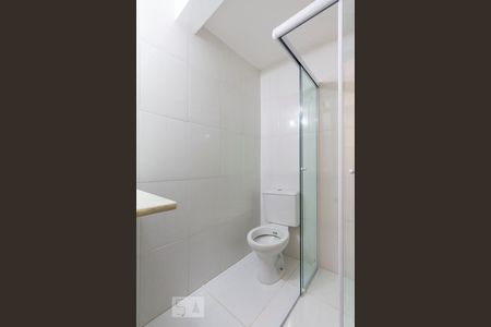 Banheiro social de casa para alugar com 1 quarto, 40m² em Saúde, São Paulo