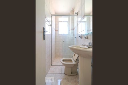Banheiro de apartamento para alugar com 2 quartos, 70m² em Prado, Belo Horizonte
