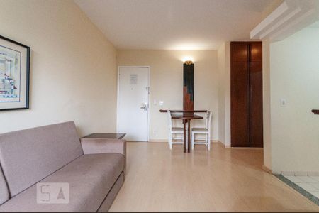 Sala de apartamento para alugar com 1 quarto, 50m² em Cambuí, Campinas