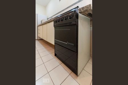 Cozinha - Fogão de apartamento para alugar com 1 quarto, 50m² em Cambuí, Campinas