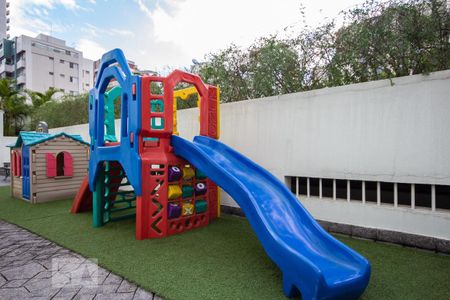 Apartamento à venda com 115m², 3 quartos e 2 vagas Apartamento à venda com 115m², 3 quartos e 2 vagasPLayground