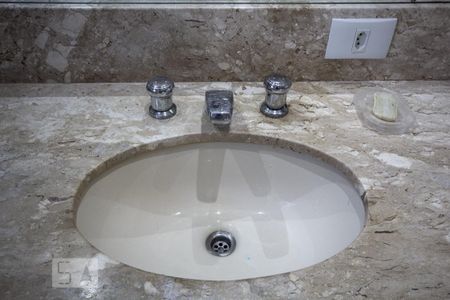 Apartamento à venda com 115m², 3 quartos e 2 vagas Apartamento à venda com 115m², 3 quartos e 2 vagasSuíte