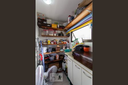 Apartamento à venda com 115m², 3 quartos e 2 vagas Apartamento à venda com 115m², 3 quartos e 2 vagasDespensa