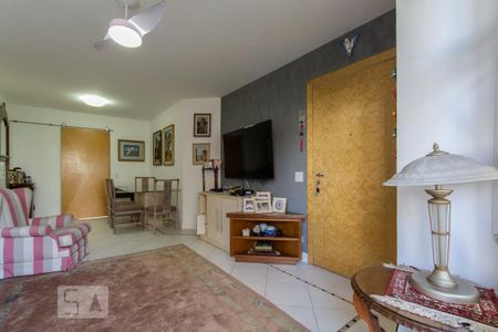 Apartamento à venda com 115m², 3 quartos e 2 vagas Apartamento à venda com 115m², 3 quartos e 2 vagasSala
