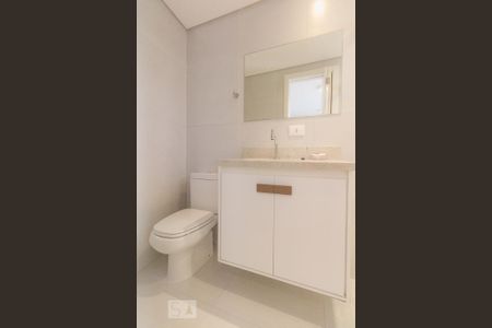Casa à venda com 195m², 4 quartos e 2 vagas Casa à venda com 195m², 4 quartos e 2 vagasBanheiro de serviço
