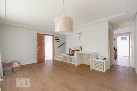 Sala de casa para alugar com 4 quartos, 195m² em Vila Guarani (z Sul), São Paulo