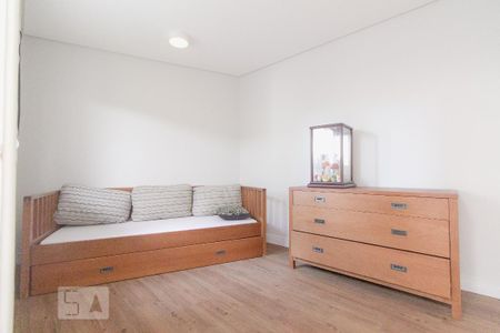 Casa à venda com 195m², 4 quartos e 2 vagas Casa à venda com 195m², 4 quartos e 2 vagasQuarto de serviço