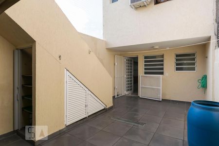 Casa à venda com 160m², 2 quartos e 1 vagaFundos