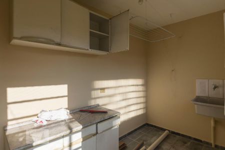 Casa à venda com 160m², 2 quartos e 1 vagaFundos - Área de serviço