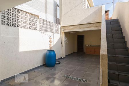 Casa à venda com 160m², 2 quartos e 1 vagaFundos